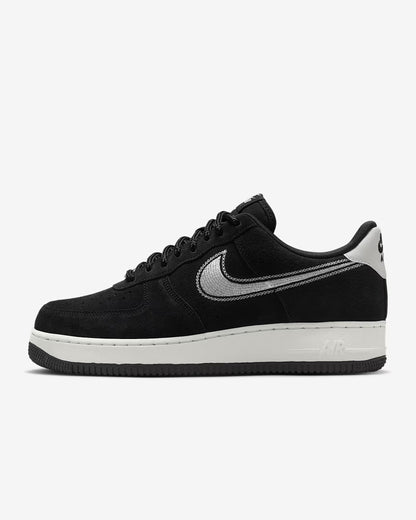 Zipped Nike Air Force 1 '07 LV8