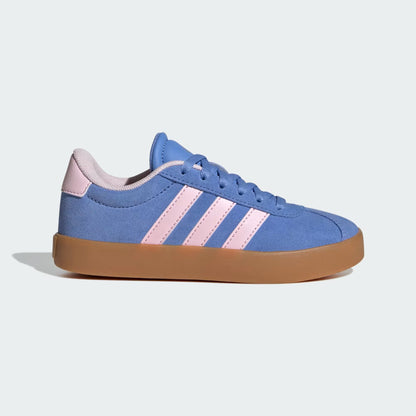 Blue sneaker with pink stripes and brown sole on a light gray background
